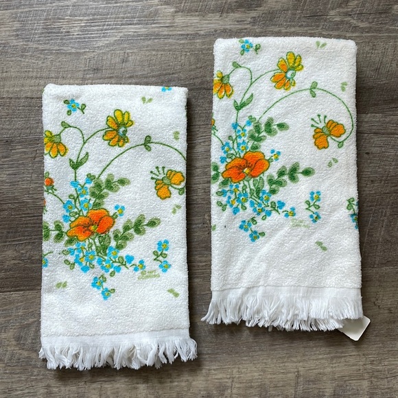 <<vintage kitchen handtowels>> - Picture 2 of 7